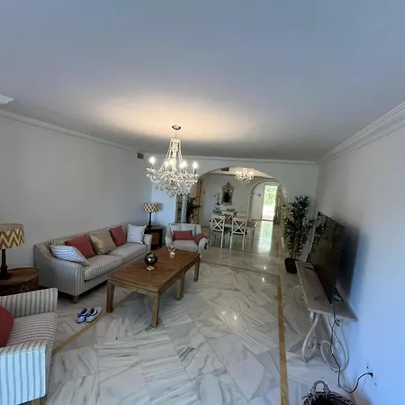 Magna With Stunning Views Apartment